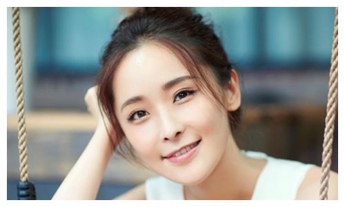 《秋蝉》女一号李曼曾被调侃为最不红“谋女郎”，可谓出道即巅峰