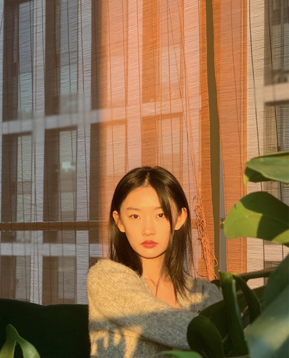 周依然落日余晖氛围感写真照