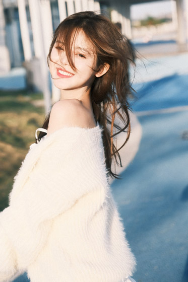 肖然心优雅美艳写真照片