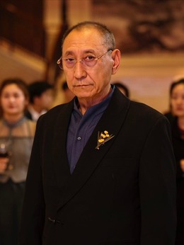 张生白剧照