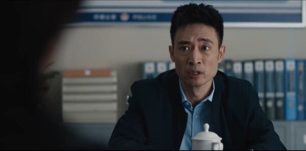 剥茧第12集剧照